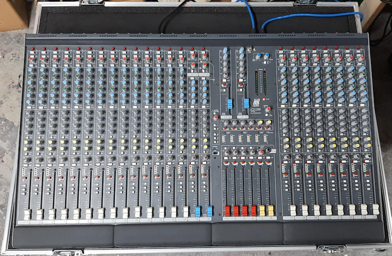 Allen & Heath GL2200 mengtafel 24+4 kanalen